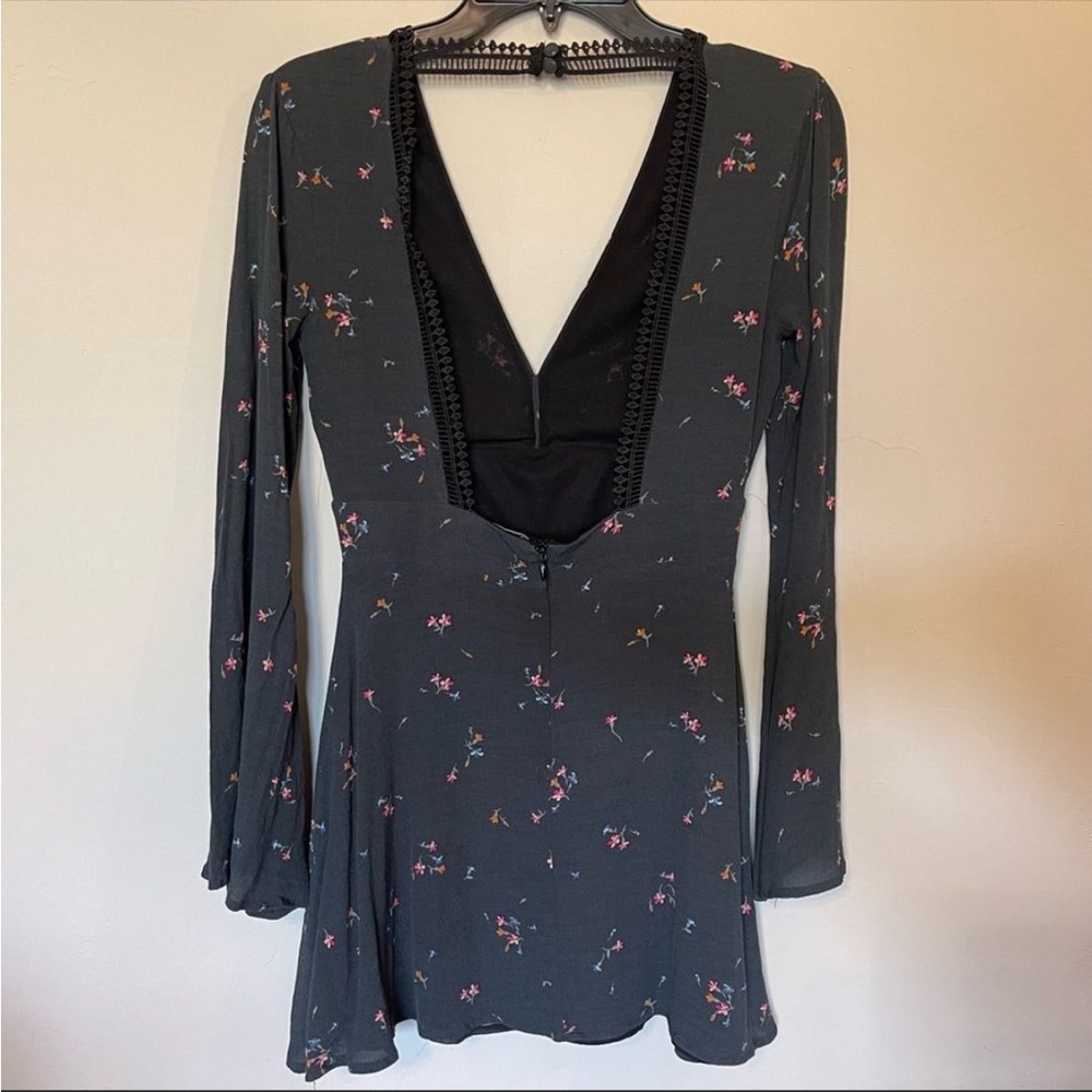 Privacy Please | Revolve XS Center Mini Dress in Charcoal Ditzy Floral 1373